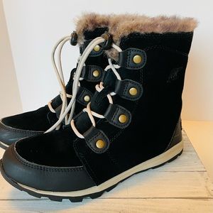 Sorel Whitney Winter Boots - Pair 1/2